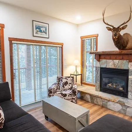 Snow Creek Lodge By Fernie Lodging Co Exterior photo